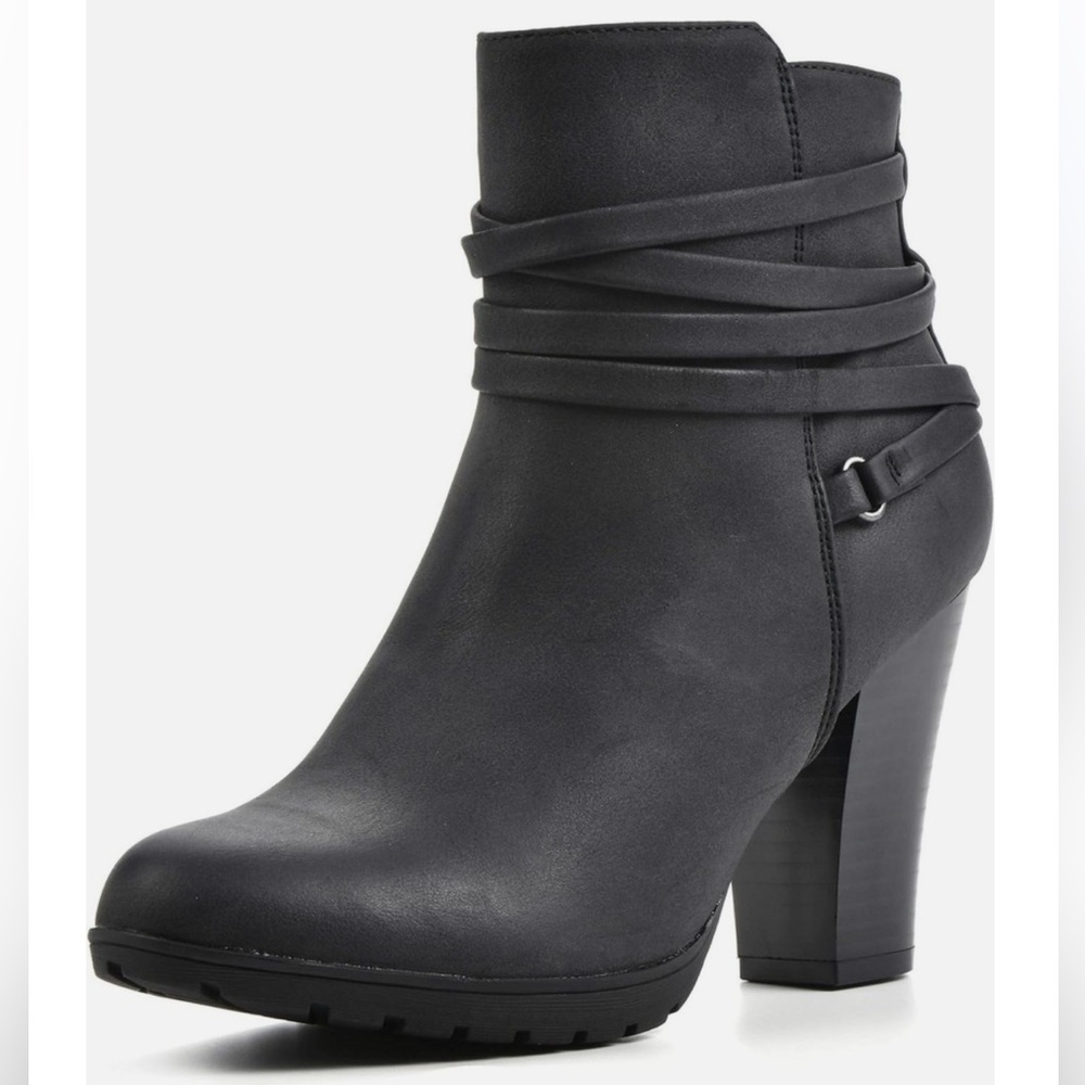 White Mountain Spade Heeled Booties